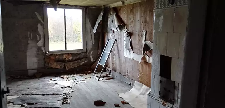 Why Selling a Distressed House Through Traditional Methods Fails in Hagatna